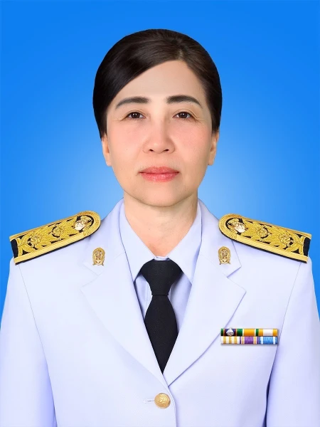 นางจีรนันท์ กันป้อ